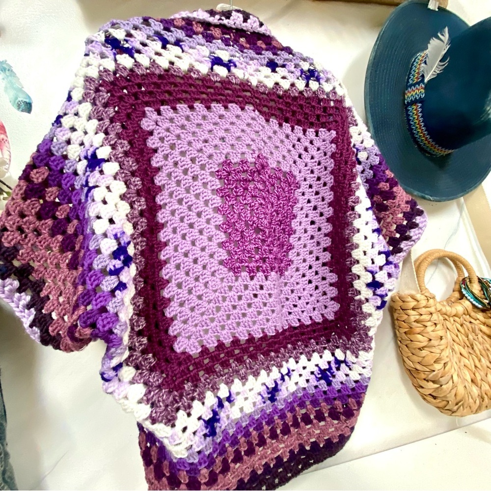 ARTISAN mega granny square COCOON KIMONO w prairie farmhouse cottage vibe - Picture 9 of 10